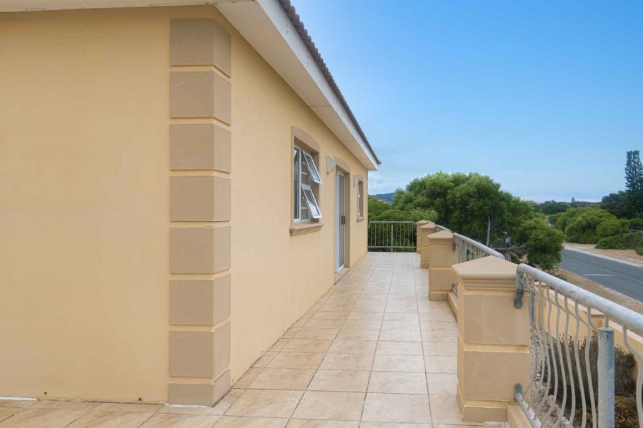 4 Bedroom Property for Sale in Pearly Beach Western Cape